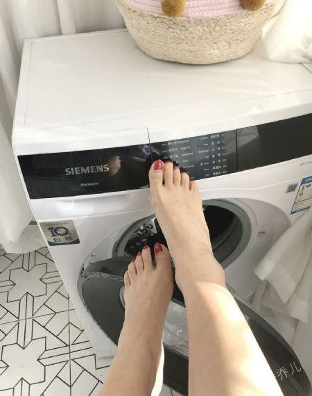 久久丫是哪里品牌_超清免费在线播放